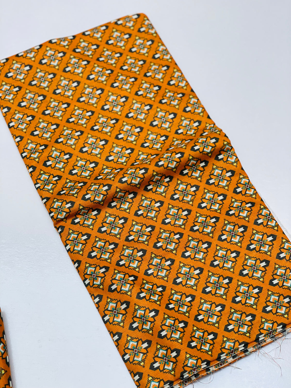 KHADDAR PRINTED 2 PIECE SUIT